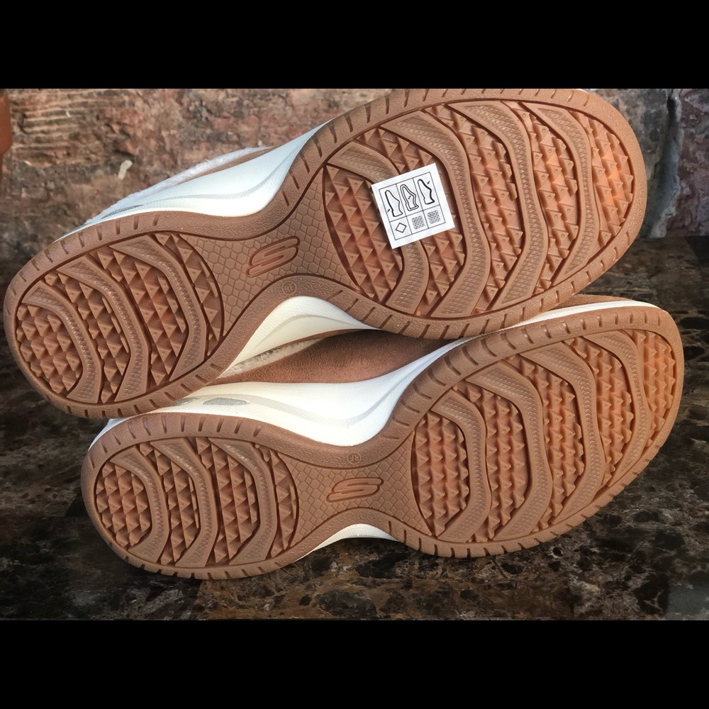 🆕 Skechers women  Relaxed Fit clogs sneakers - Picture 12 of 12